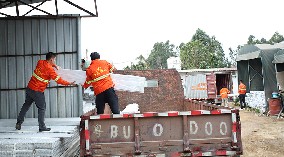 一句承諾一份責(zé)任，天不亮就開(kāi)始裝車，保障交期