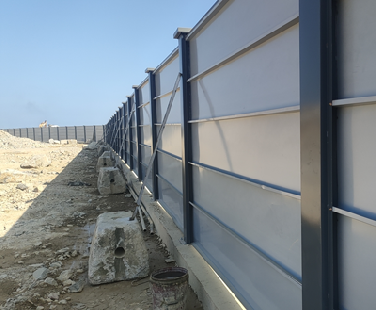 深圳鹽田港B2款鋼圍擋現(xiàn)場(chǎng)