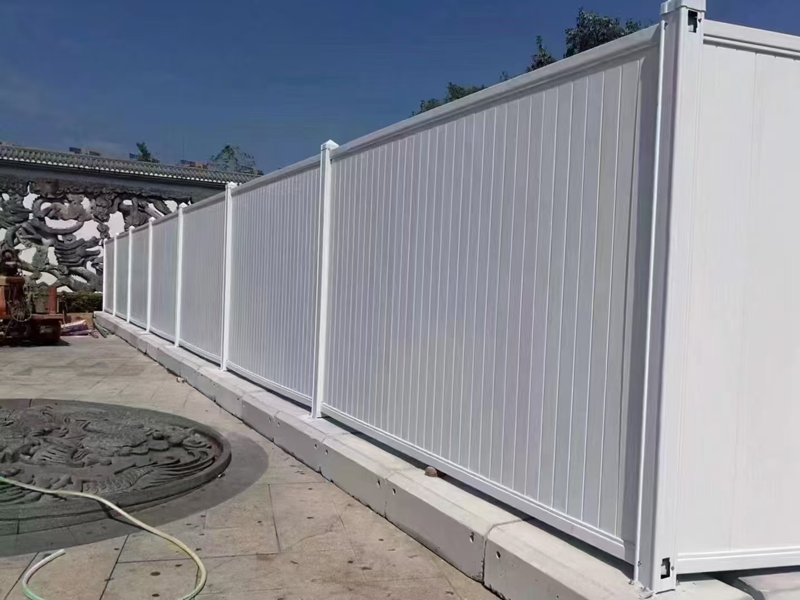 深圳寶安工地500㎡PVC圍擋當(dāng)天送達(dá)，旭東圍擋批發(fā)讓采購(gòu)更省心！